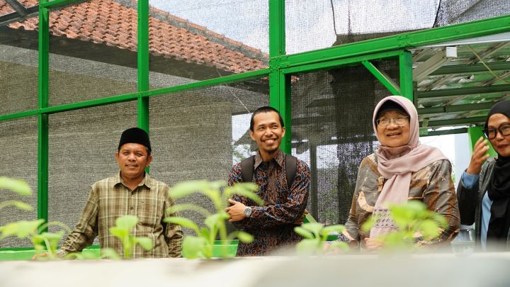 Prof. Dwita Sutjiningsih